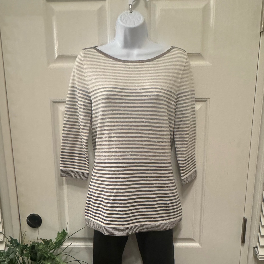 White House Black Market 3/4 sleeve top
